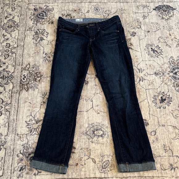 EUC GAP 1969 Women's Dark Blue Straight Leg Jeans - Picture 1 of 6
